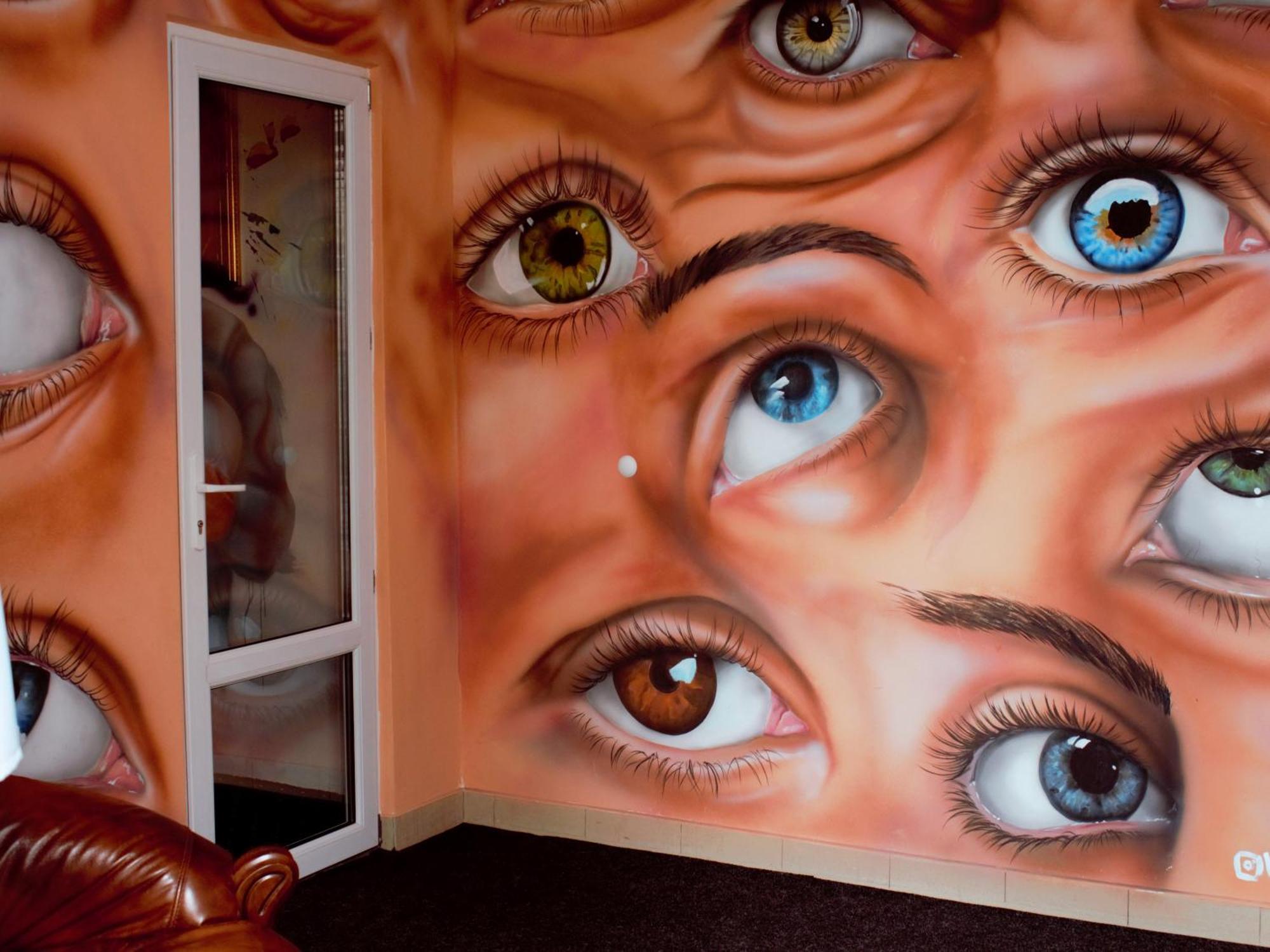 All Eyes Hostel Kamianets-Podilskyi Ngoại thất bức ảnh
