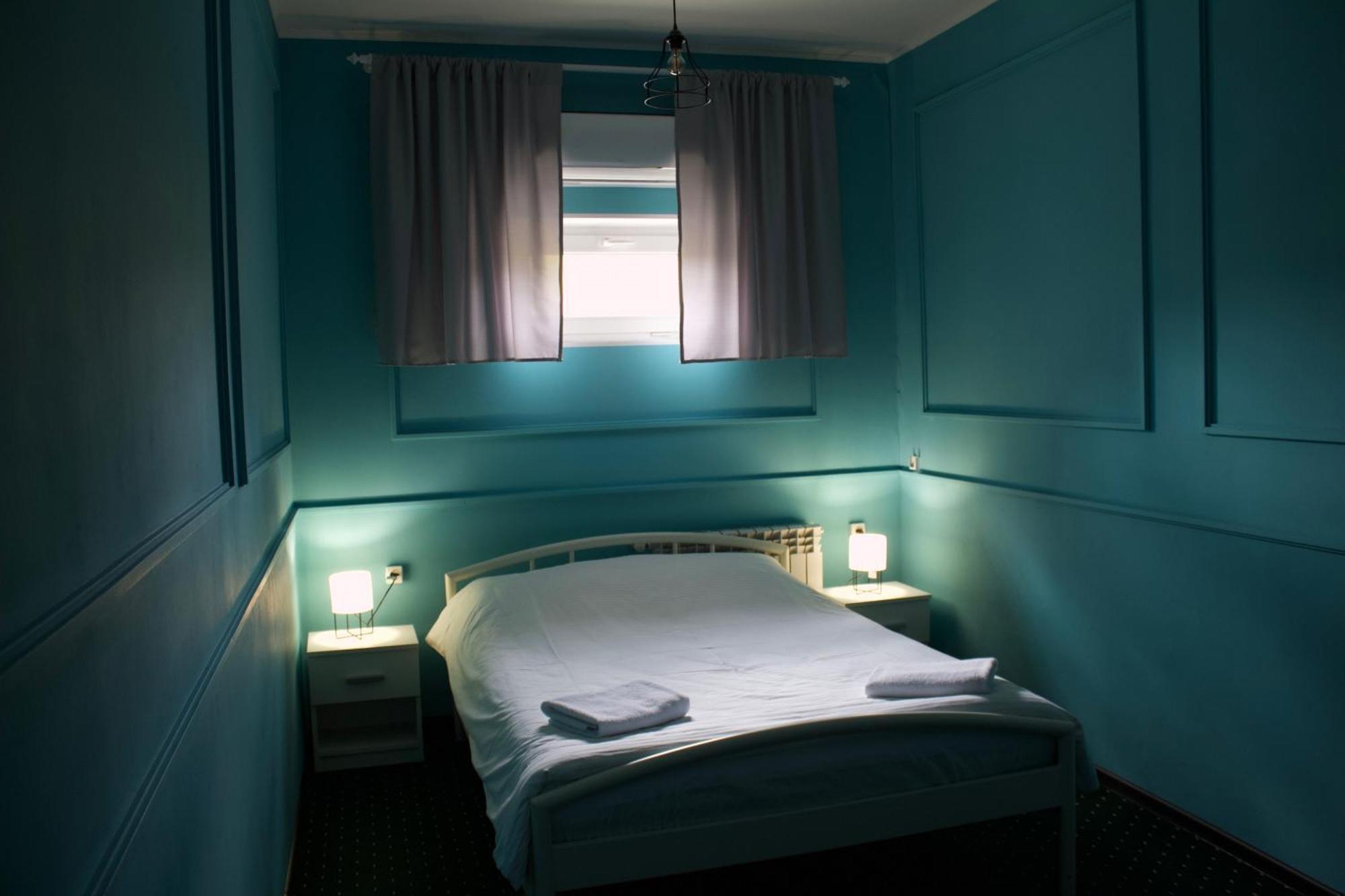 All Eyes Hostel Kamianets-Podilskyi Ngoại thất bức ảnh