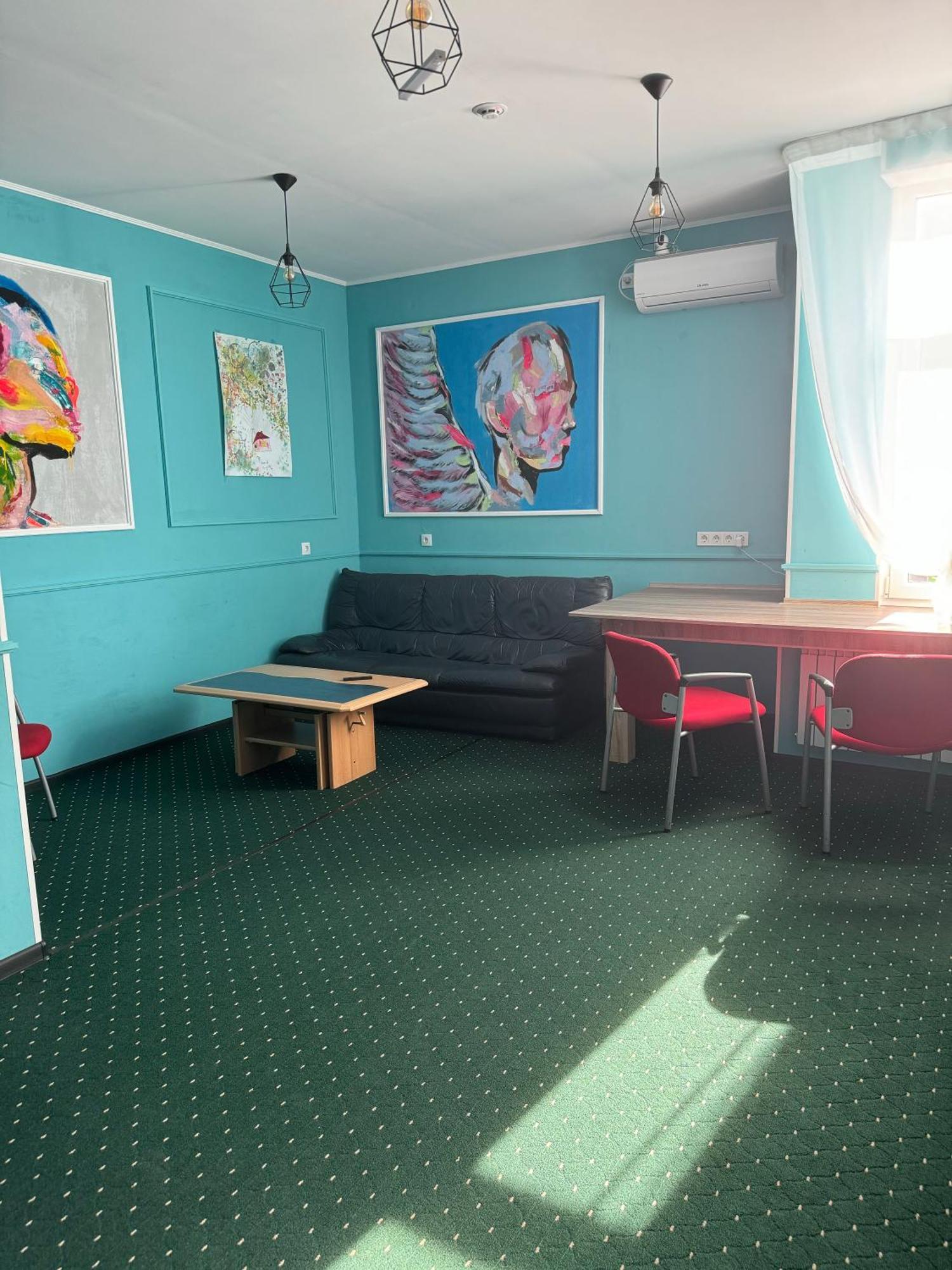All Eyes Hostel Kamianets-Podilskyi Ngoại thất bức ảnh