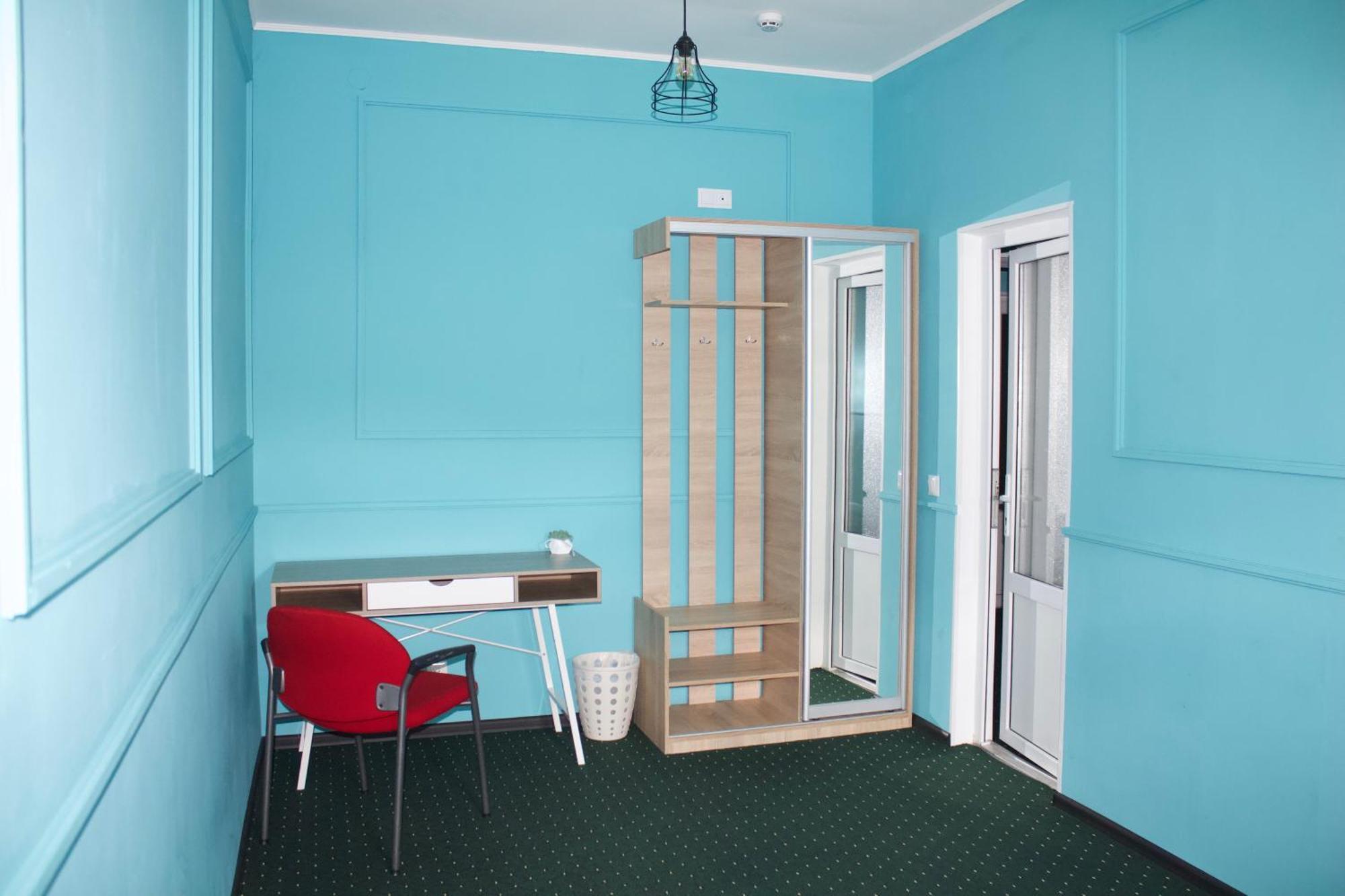 All Eyes Hostel Kamianets-Podilskyi Ngoại thất bức ảnh