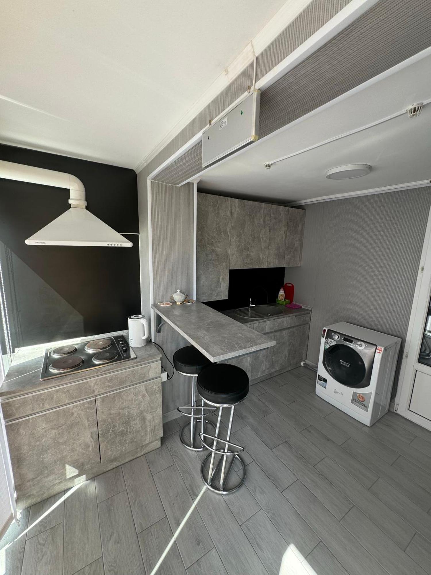 All Eyes Hostel Kamianets-Podilskyi Ngoại thất bức ảnh
